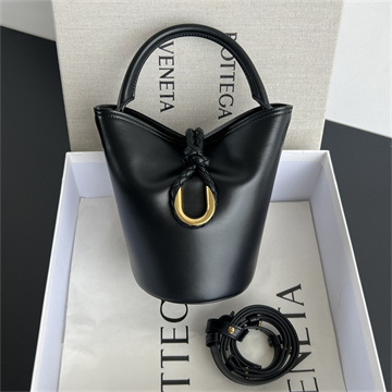 bottega veneta liberta leather bucket bag #815244